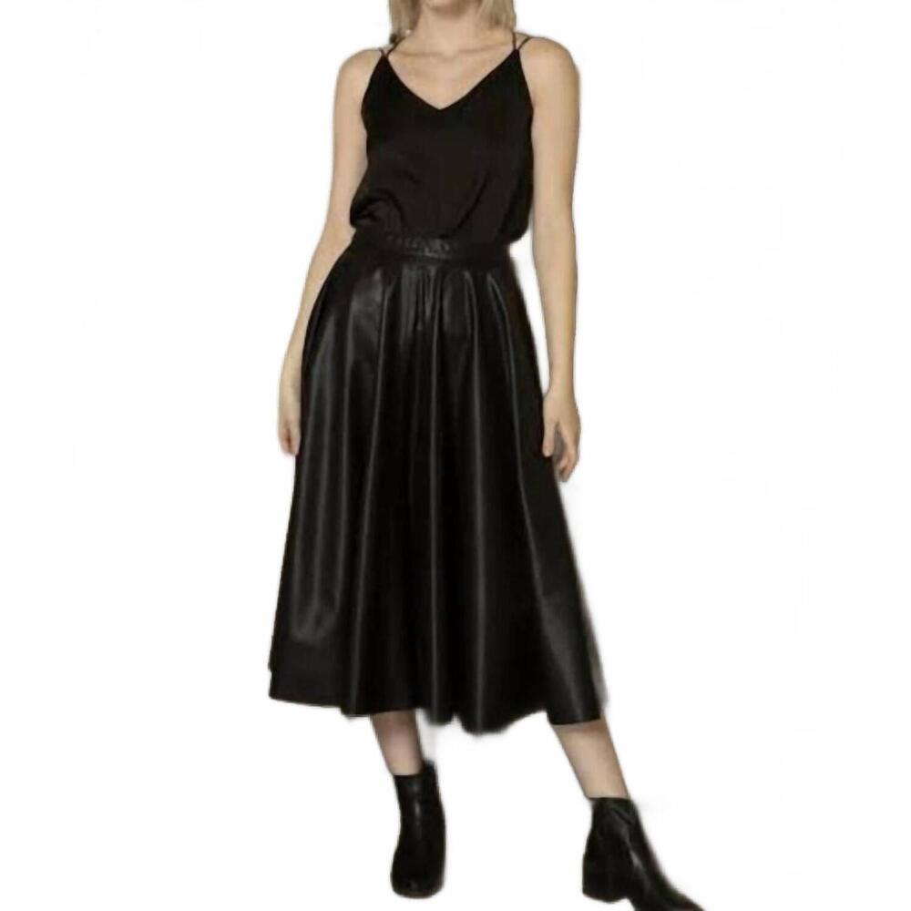 NEW ZERO DEGREE CELSIUS faux leather skirt in black